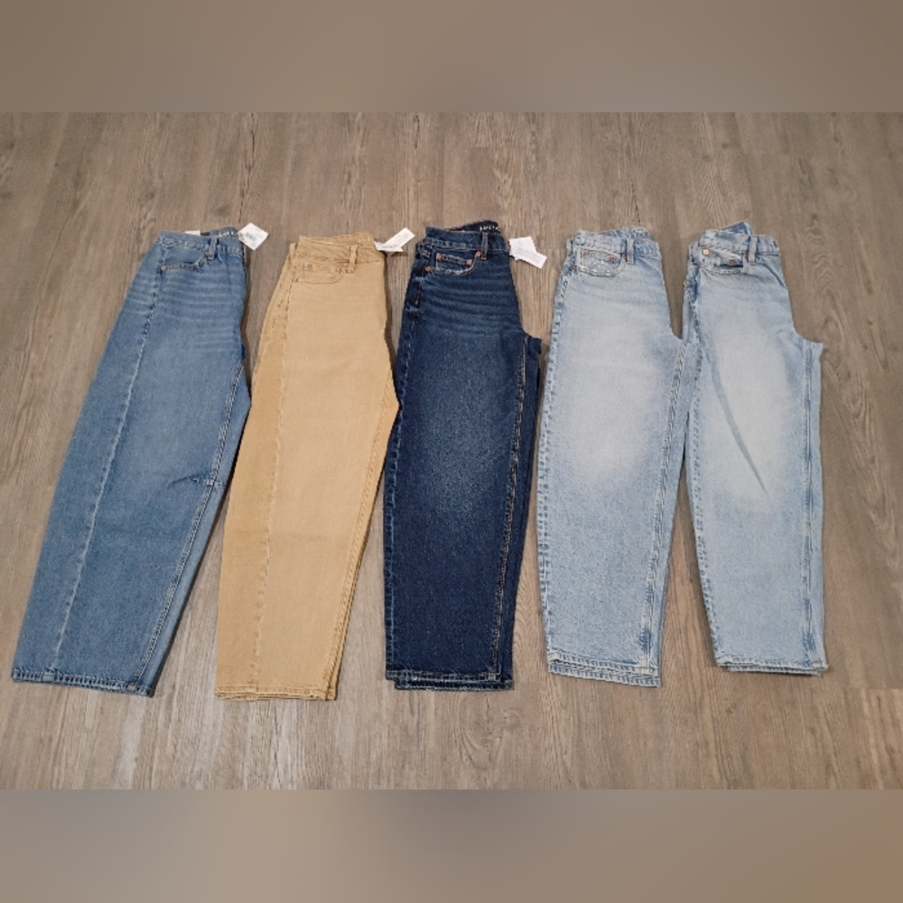 American Eagle Barrel Jeans